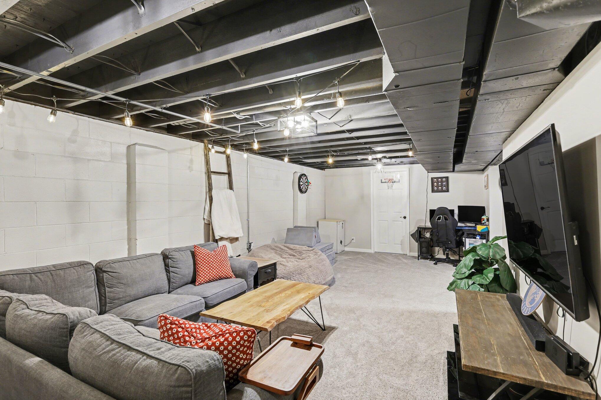 228 Eastlawn