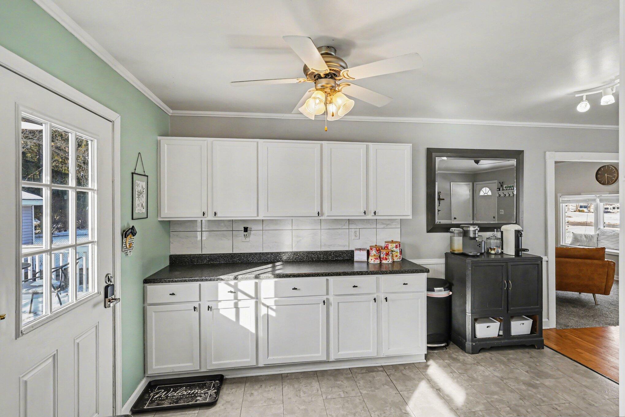 228 Eastlawn