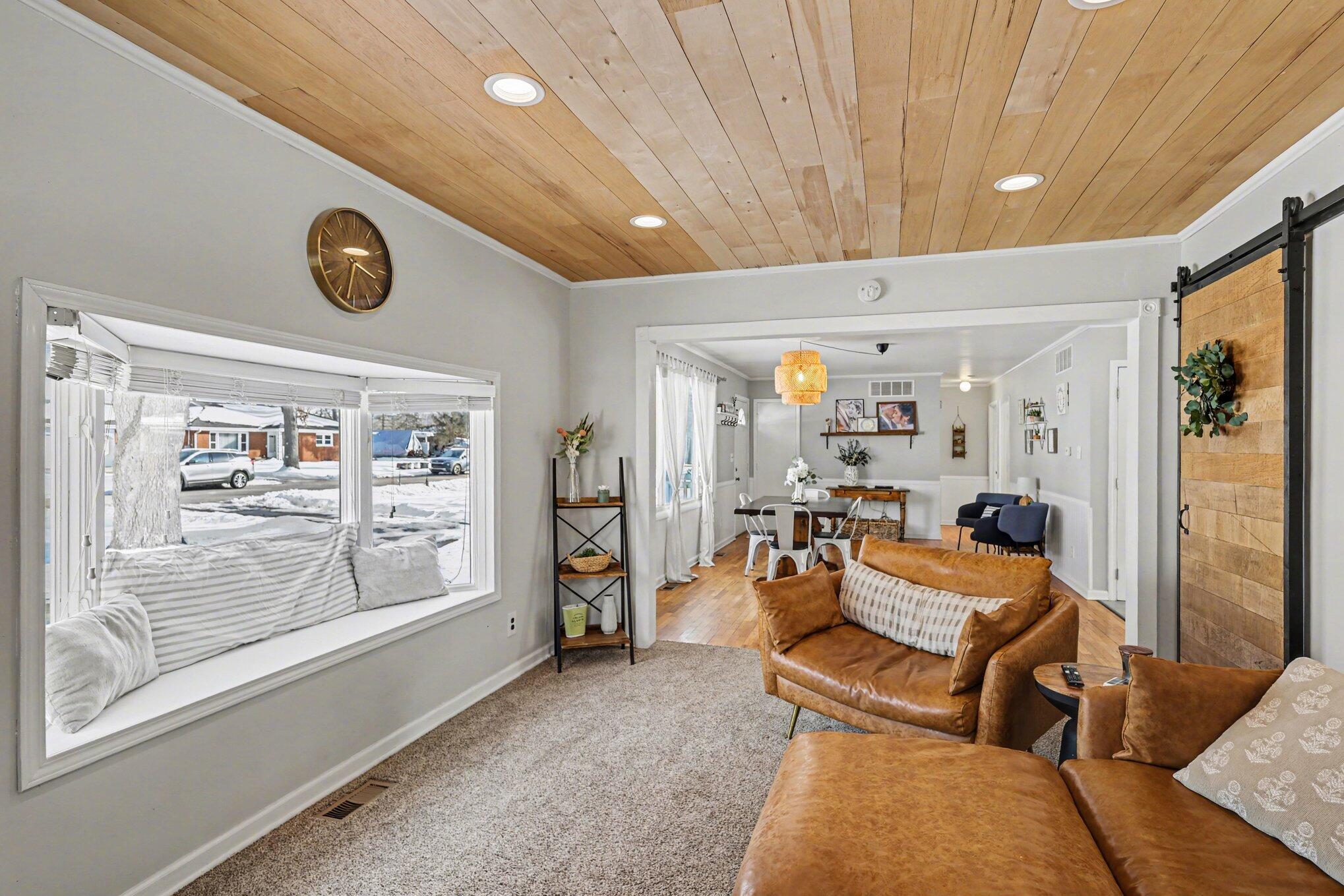 228 Eastlawn