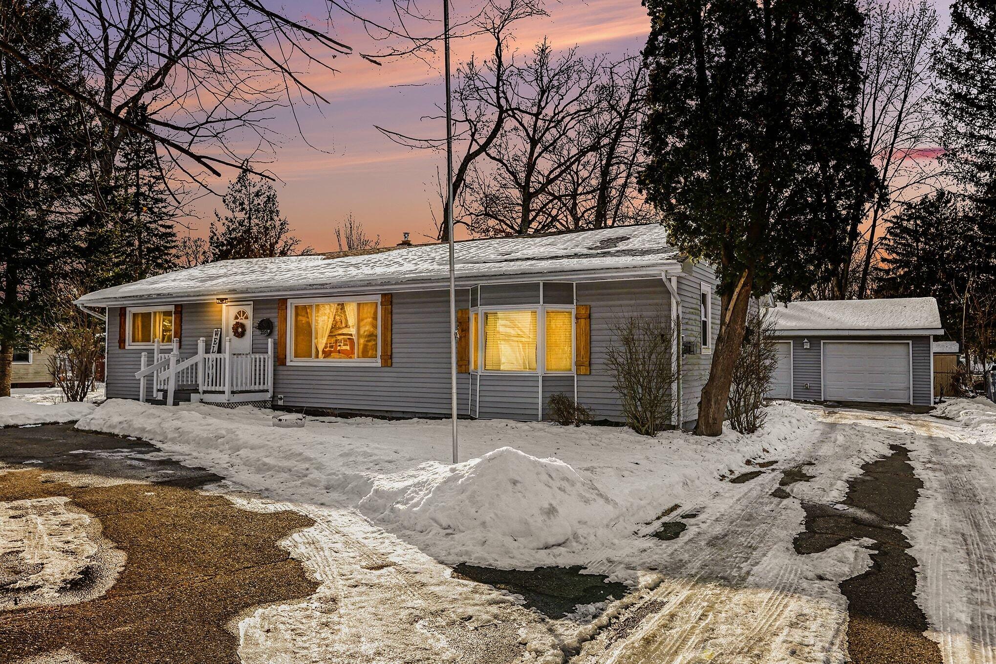 228 Eastlawn