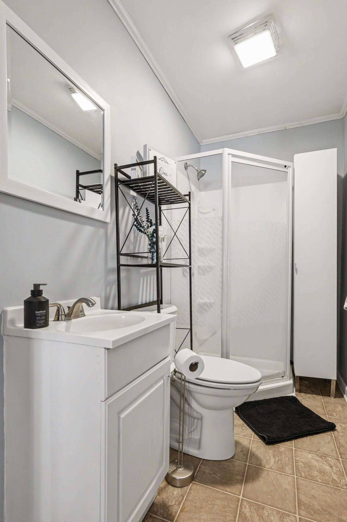 228 Eastlawn