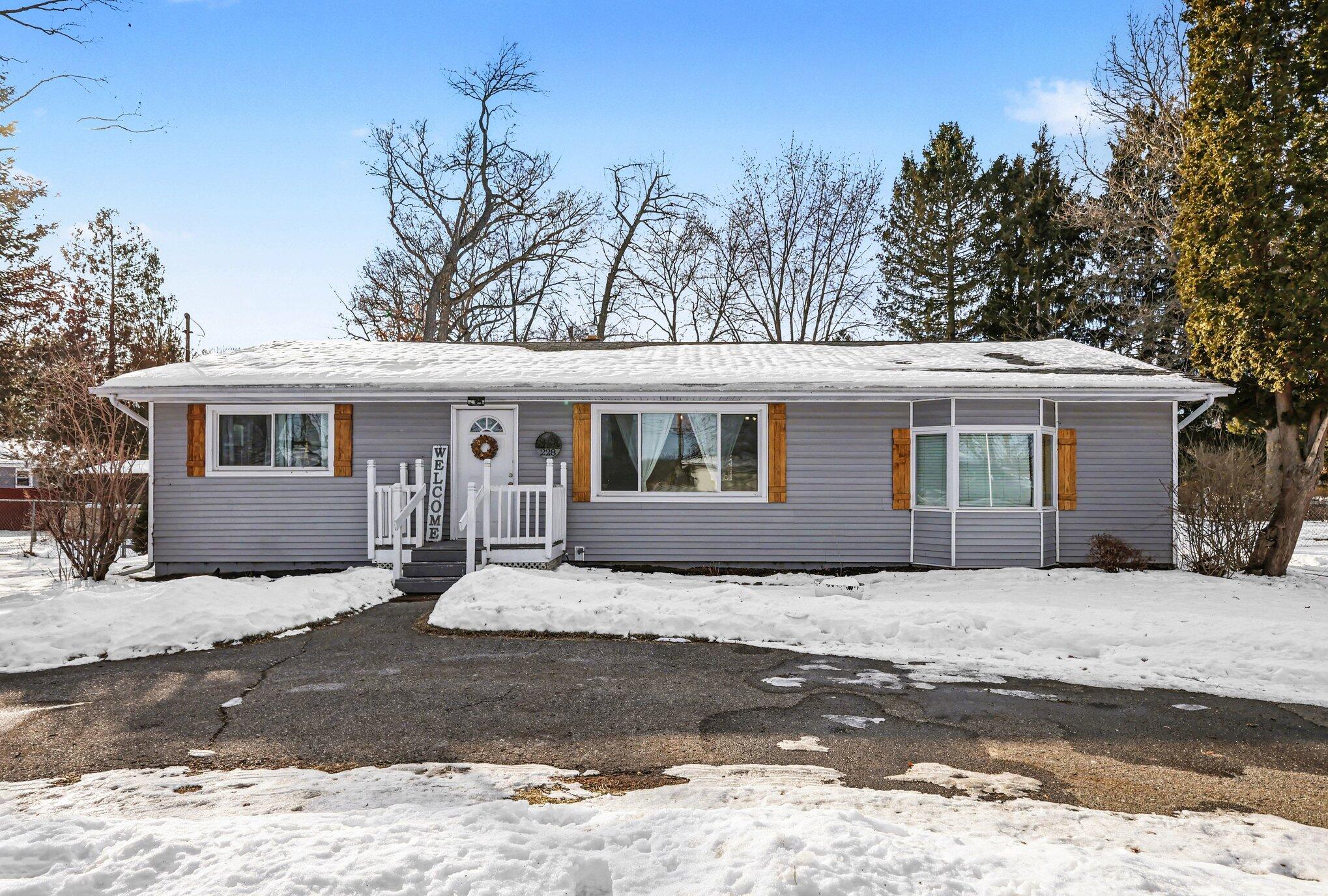 228 Eastlawn