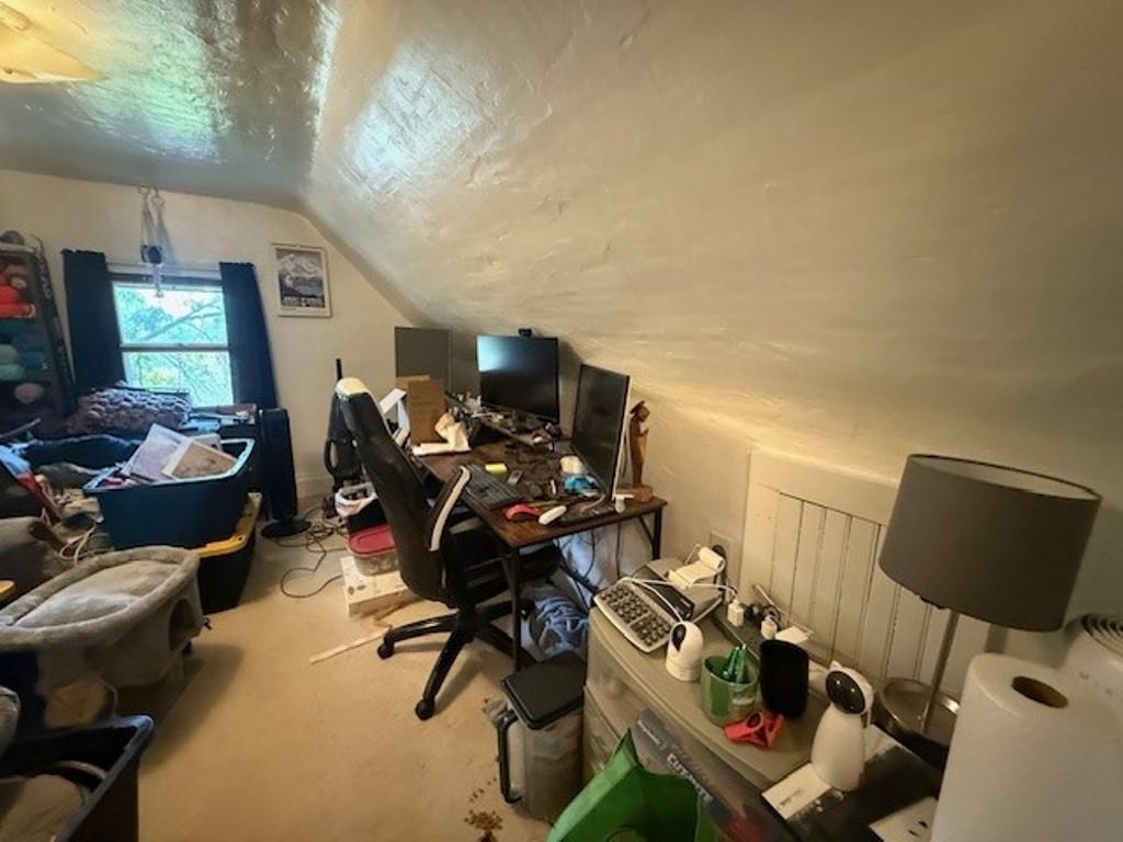 102 E STROWBRIDGE STREET