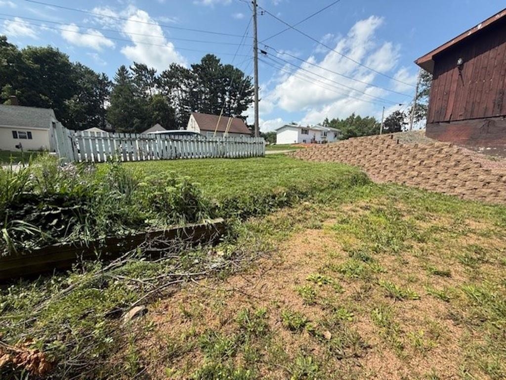 102 E STROWBRIDGE STREET