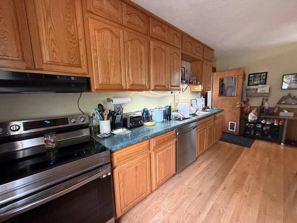 102 E STROWBRIDGE STREET