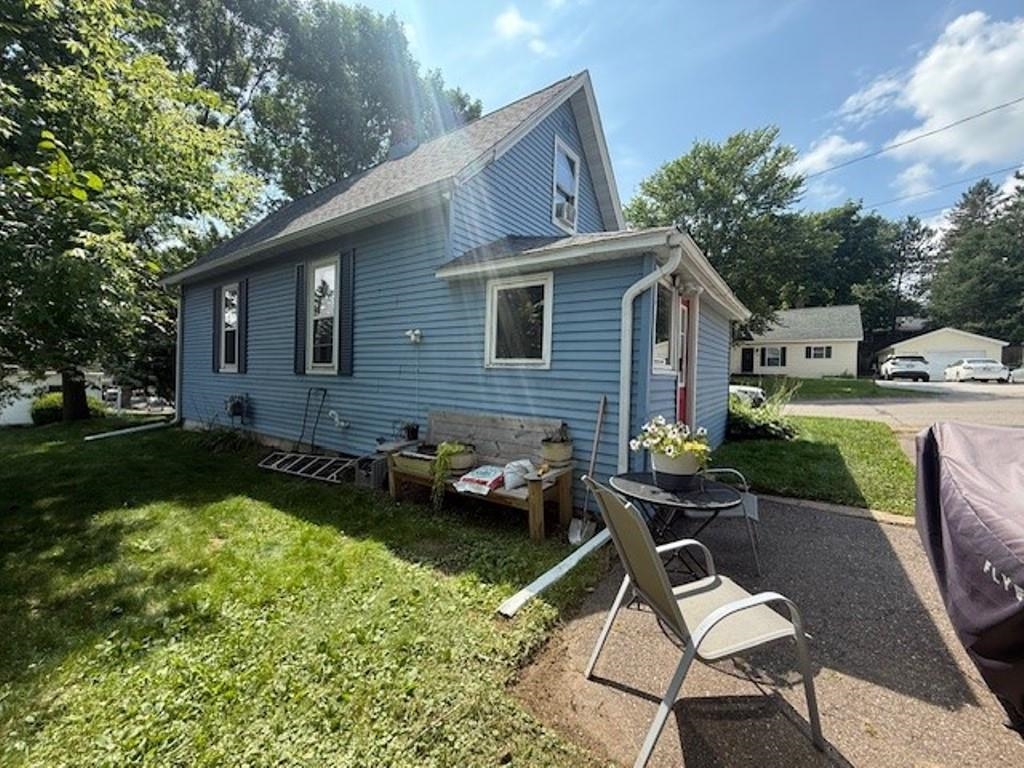 102 E STROWBRIDGE STREET