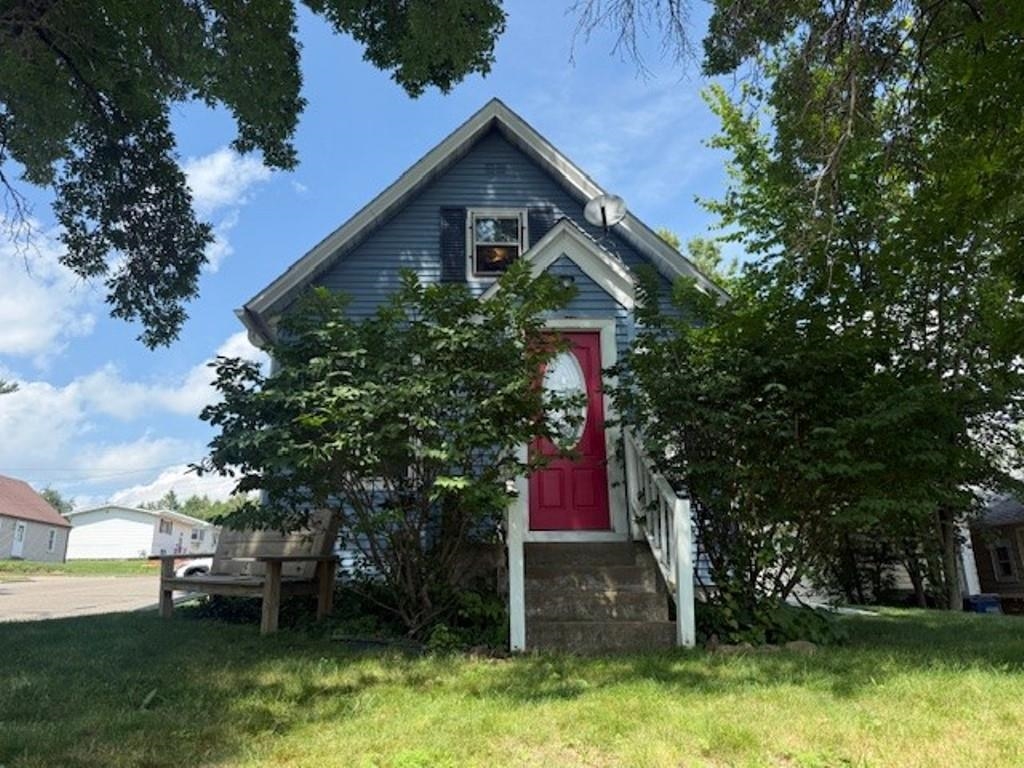 102 E STROWBRIDGE STREET