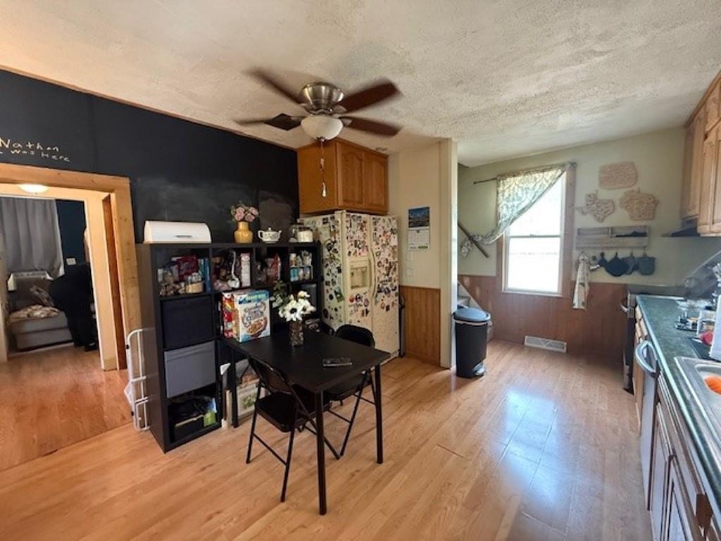 102 E STROWBRIDGE STREET