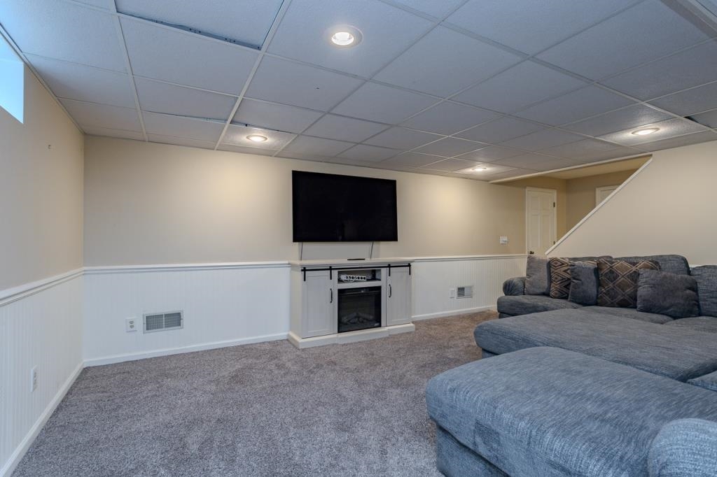 227825 NUTHATCH LANE