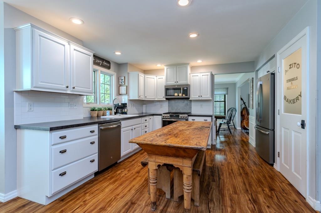 227825 NUTHATCH LANE