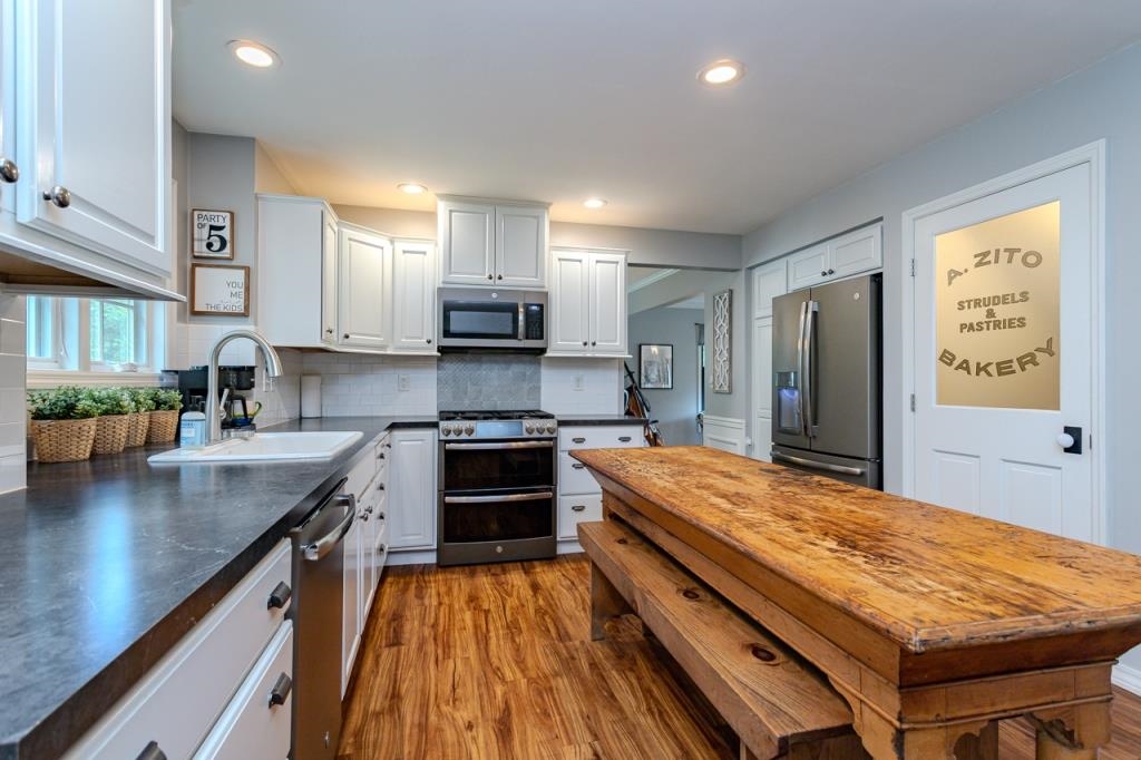 227825 NUTHATCH LANE