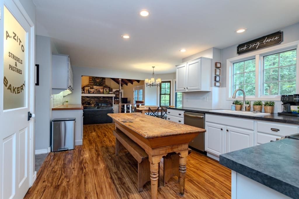 227825 NUTHATCH LANE