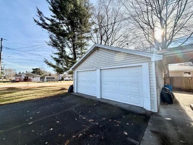 224076 LAKESHORE DRIVE