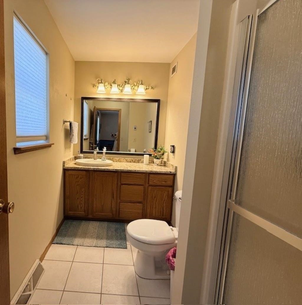 5906 LAWNDALE STREET