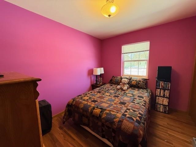 5906 LAWNDALE STREET