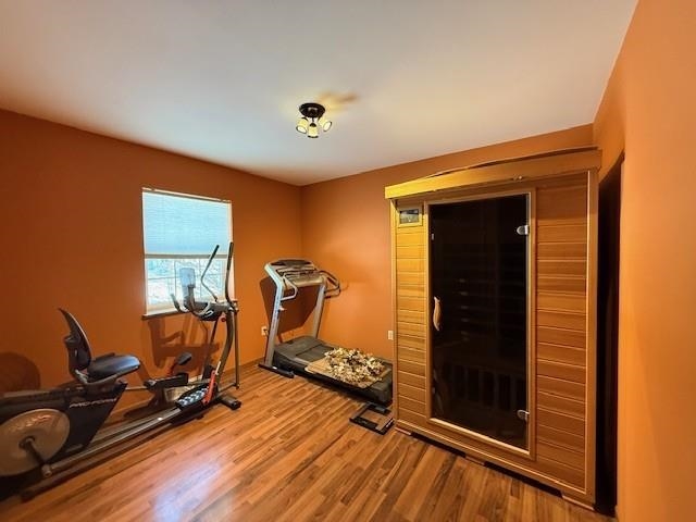 5906 LAWNDALE STREET