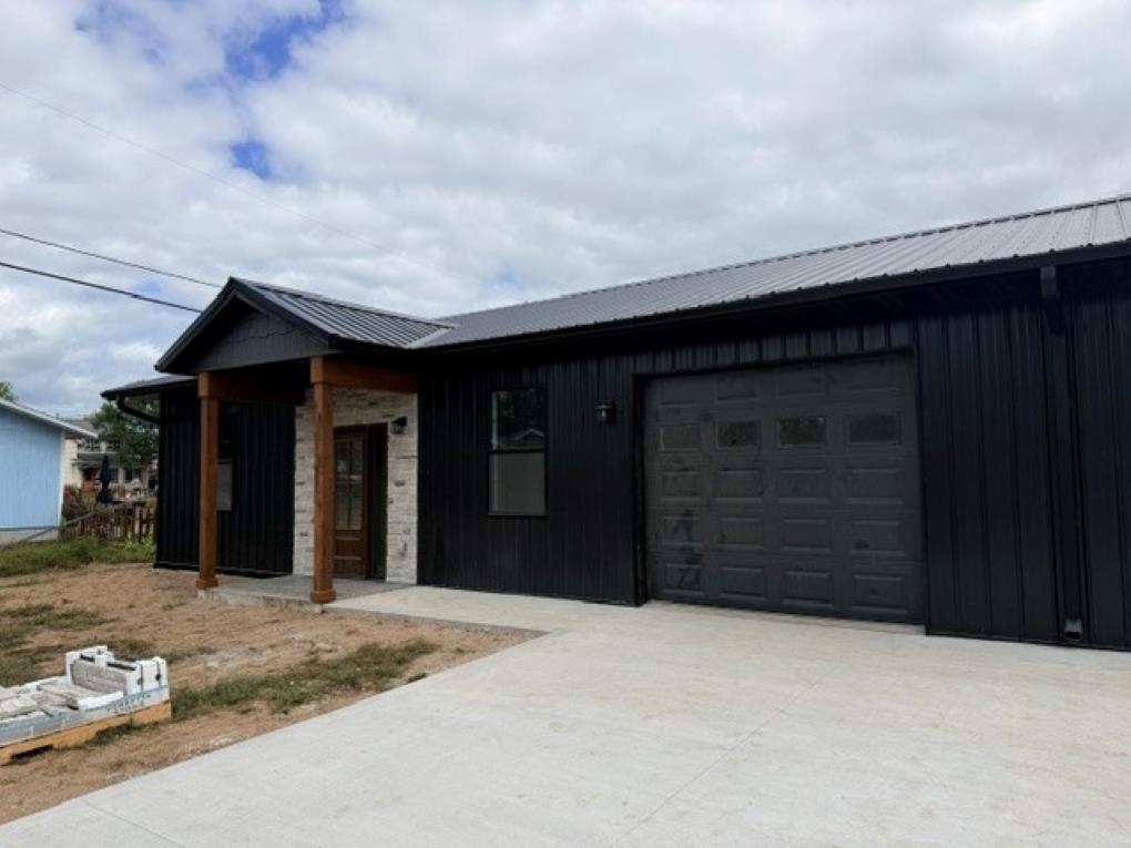 305 S KYES STREET Unit: A & B