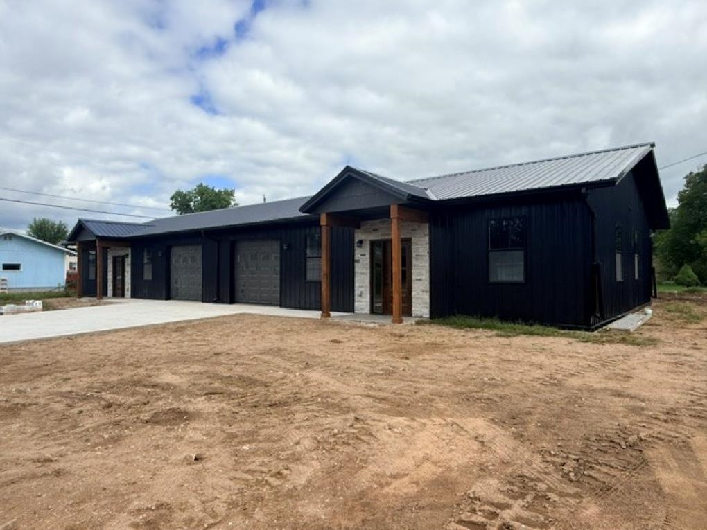 305 S KYES STREET Unit: A & B