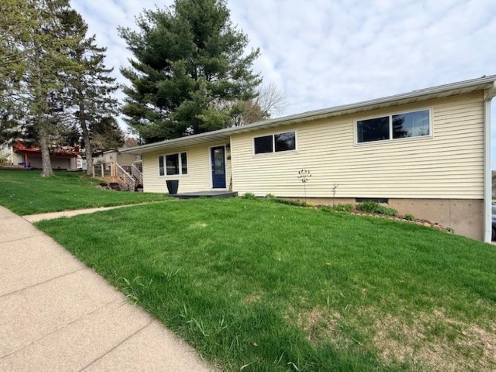 1225 SUNSET DRIVE