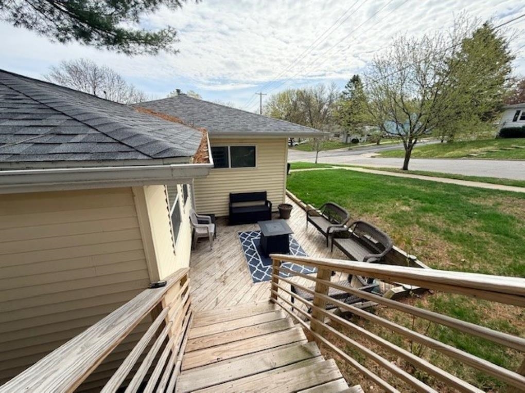 1225 SUNSET DRIVE