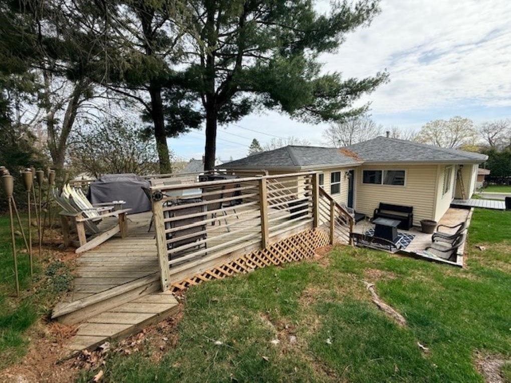 1225 SUNSET DRIVE