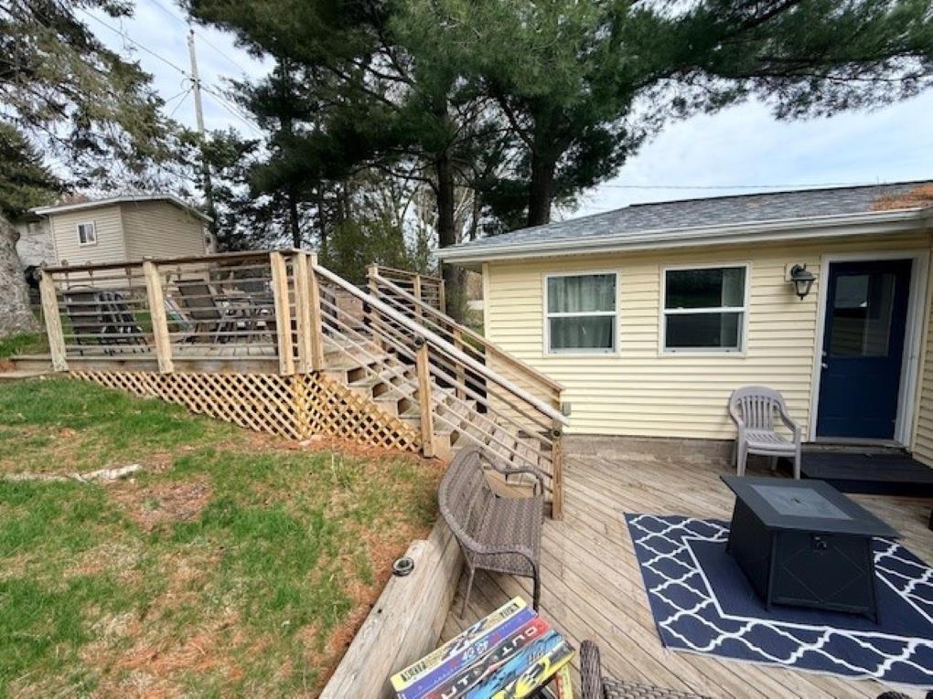 1225 SUNSET DRIVE