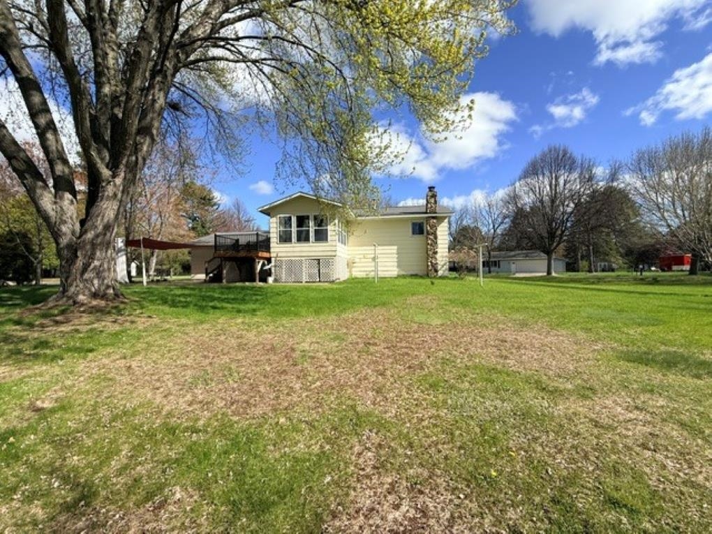 3513 HONEYSUCKLE LANE