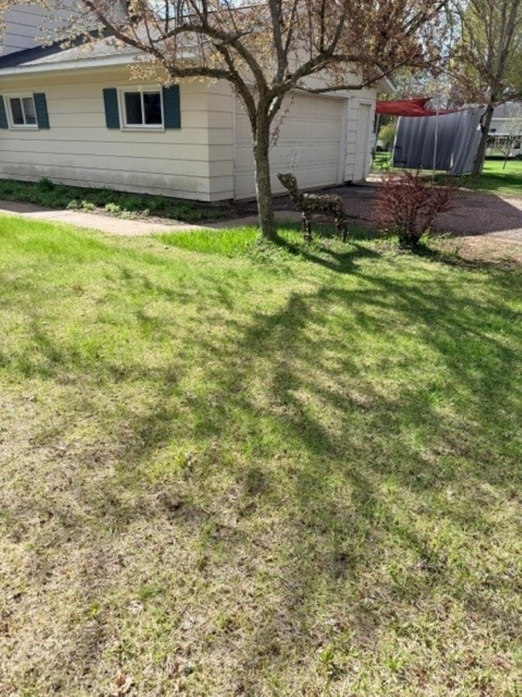 3513 HONEYSUCKLE LANE
