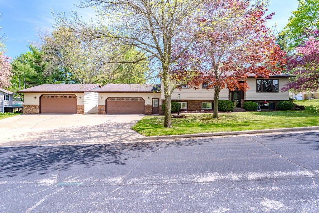 1501 BEECHWOOD DRIVE