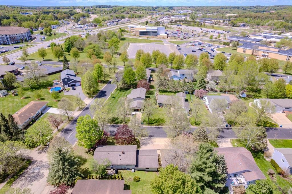 1501 BEECHWOOD DRIVE