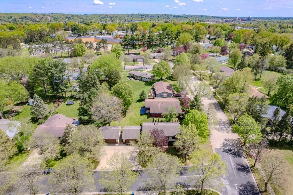 1501 BEECHWOOD DRIVE