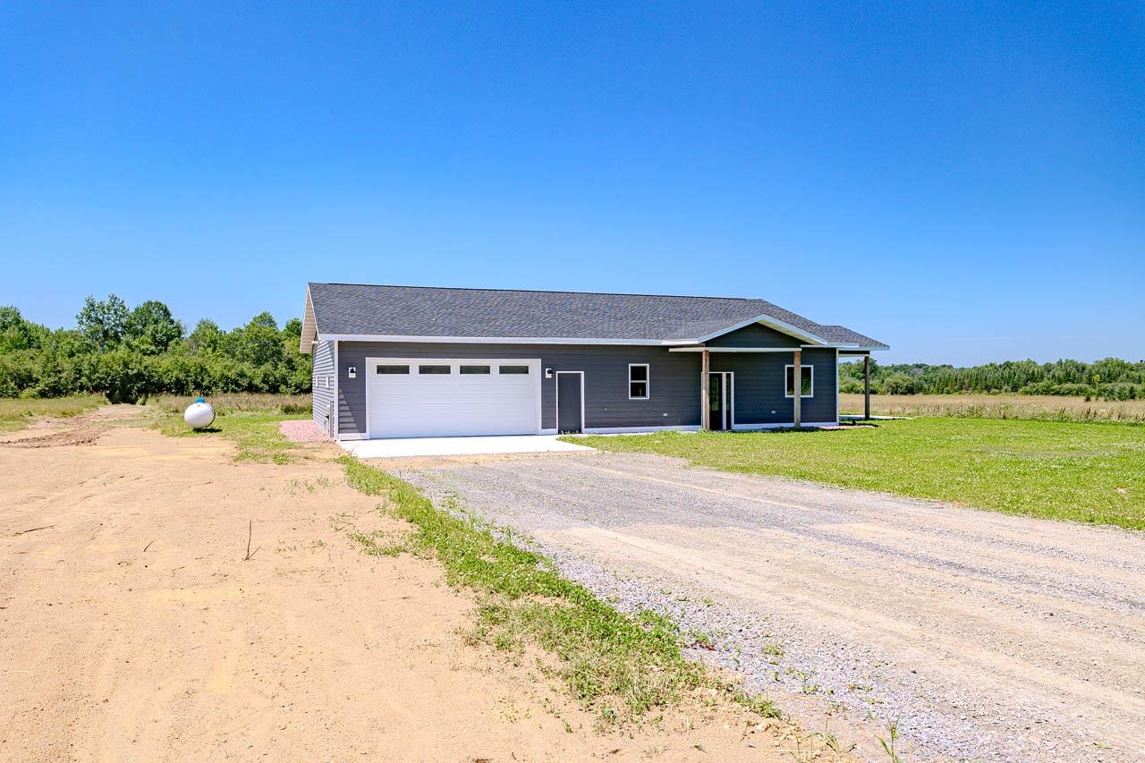 223046 TOMATO ROAD