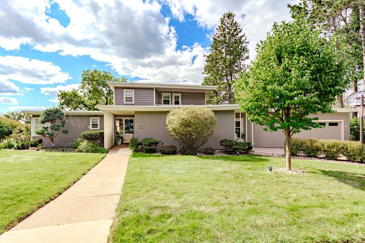 910 N 13TH STREET