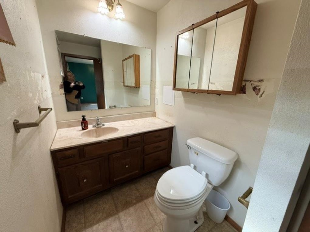 1542 PINE GROVE DRIVE