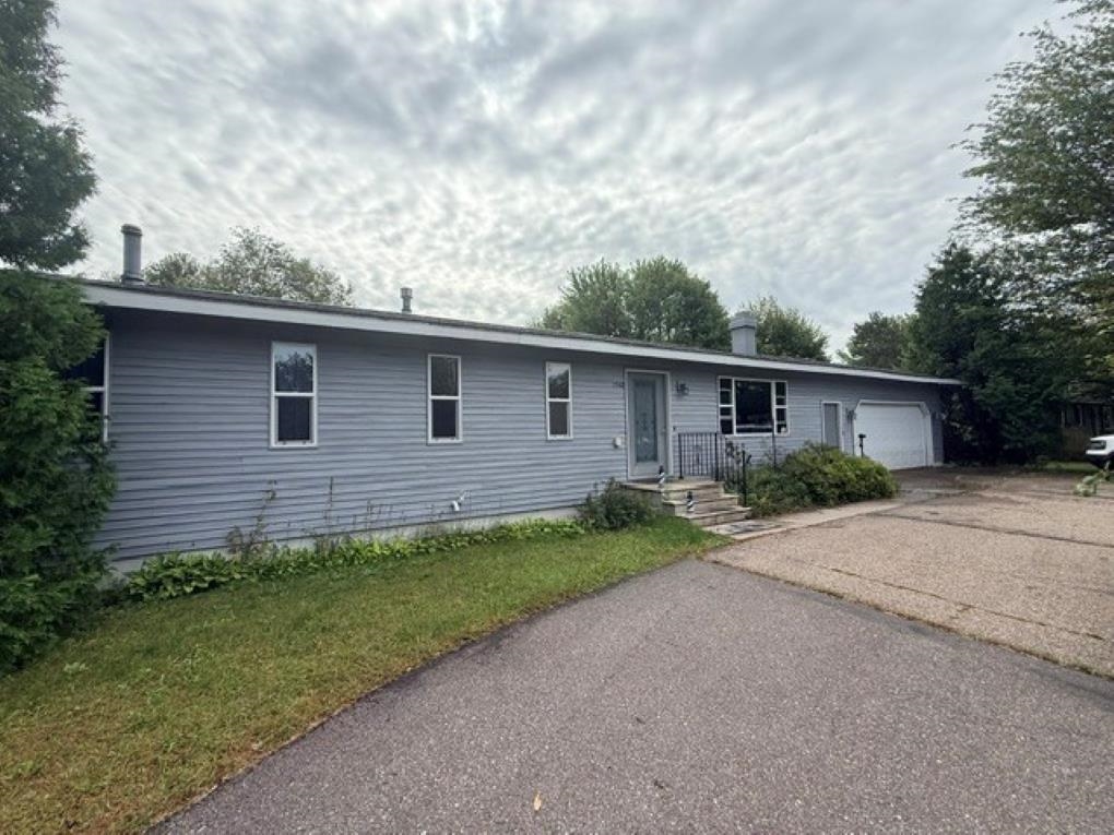 1542 PINE GROVE DRIVE