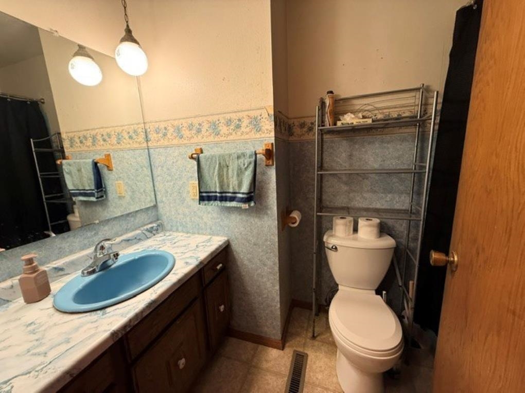 1542 PINE GROVE DRIVE