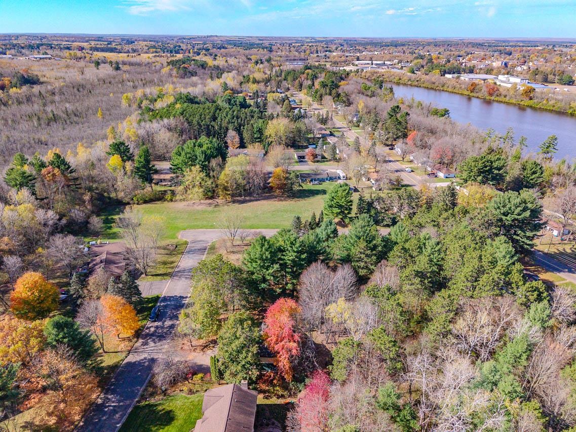 602 BRAMBLE WAY