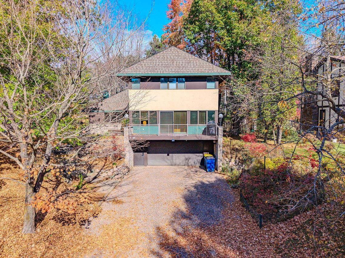 602 BRAMBLE WAY