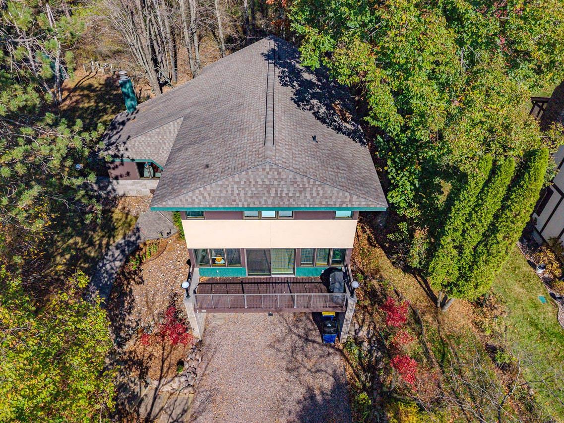 602 BRAMBLE WAY
