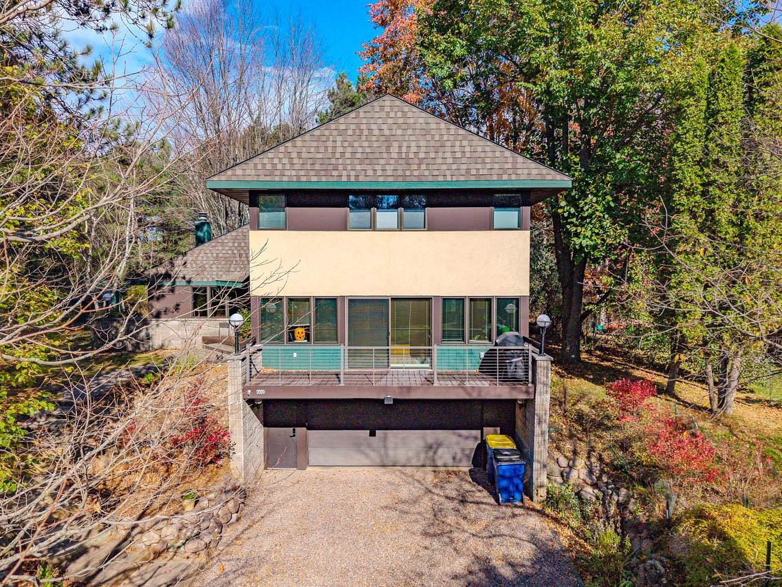 602 BRAMBLE WAY