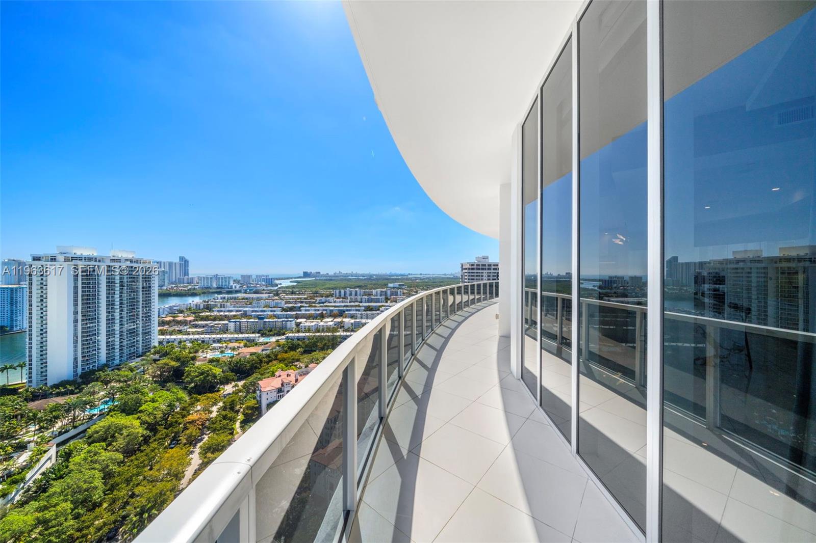 4100 Island Boulevard PH1