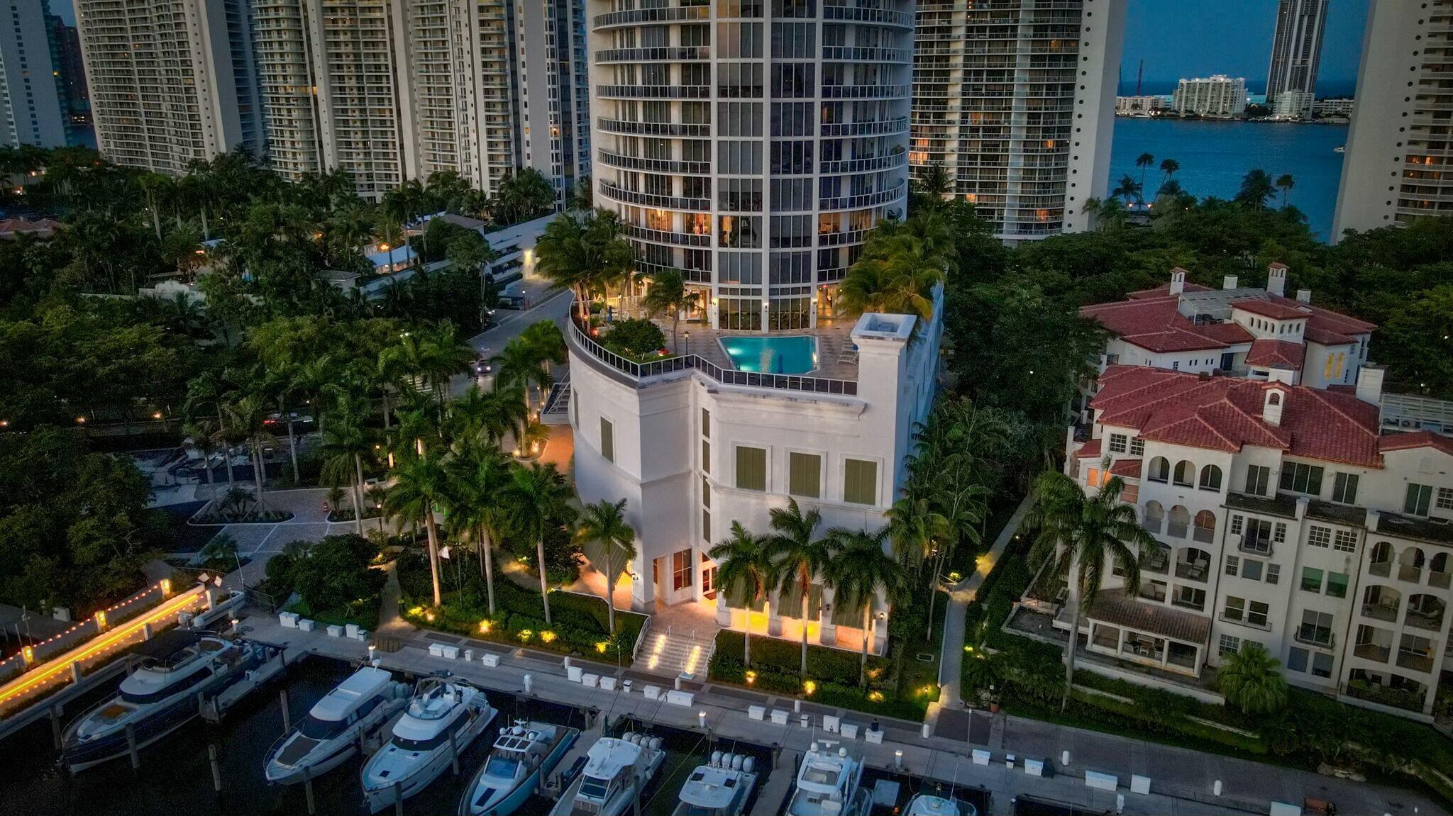 4100 Island Boulevard Ph-1