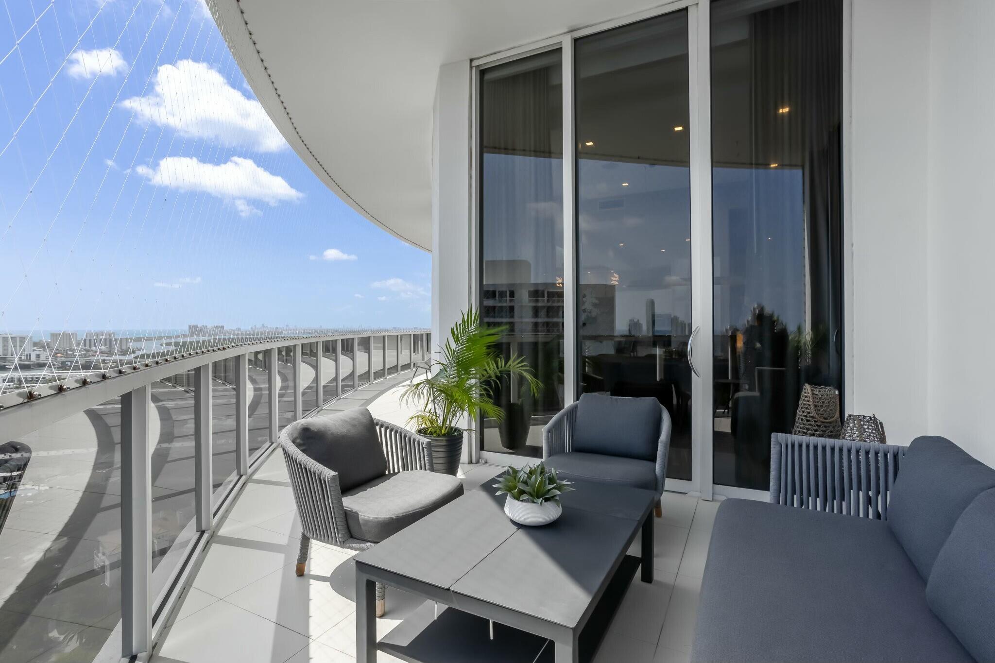 4100 Island Boulevard Ph-1