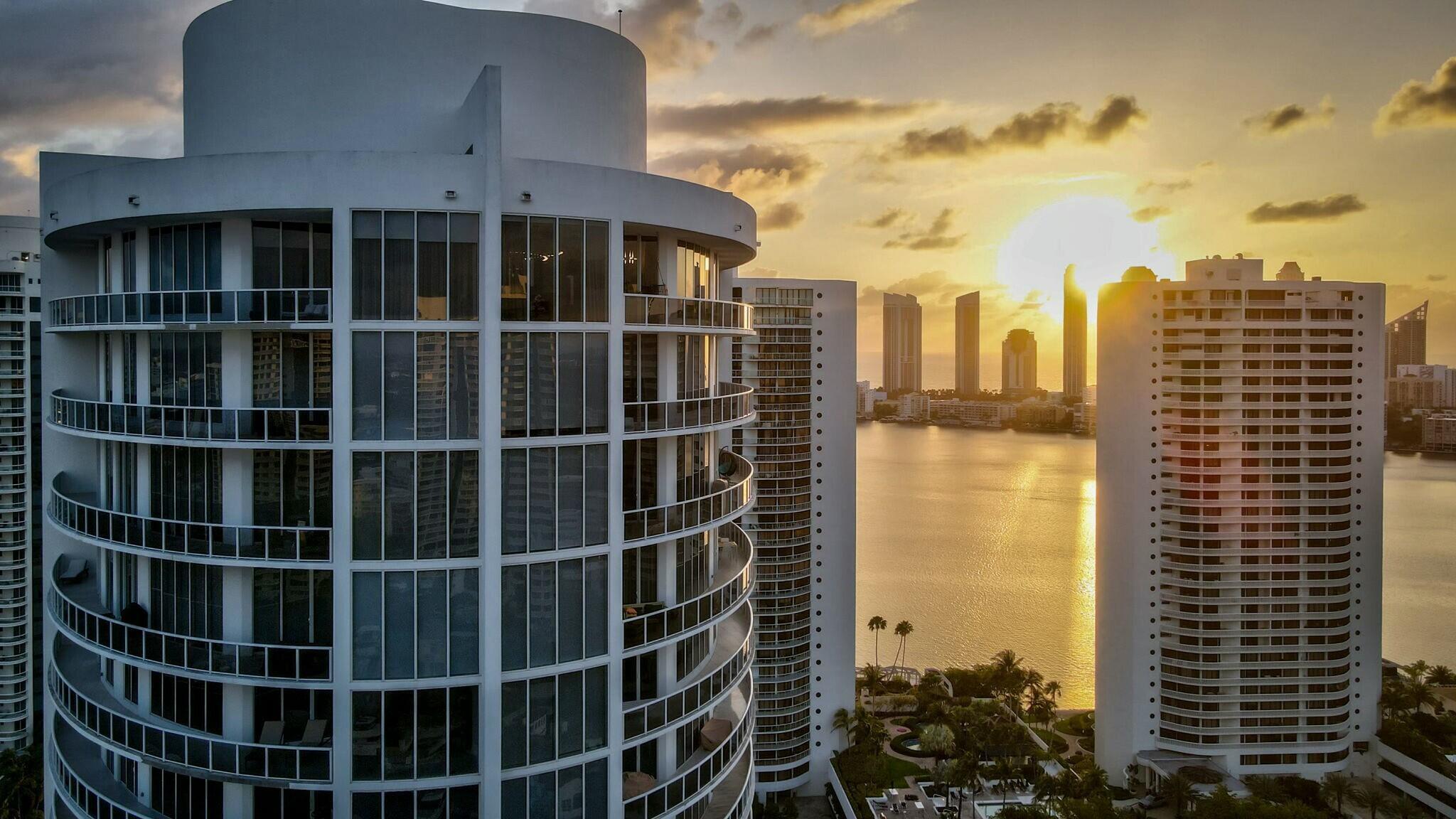 4100 Island Boulevard Ph-1