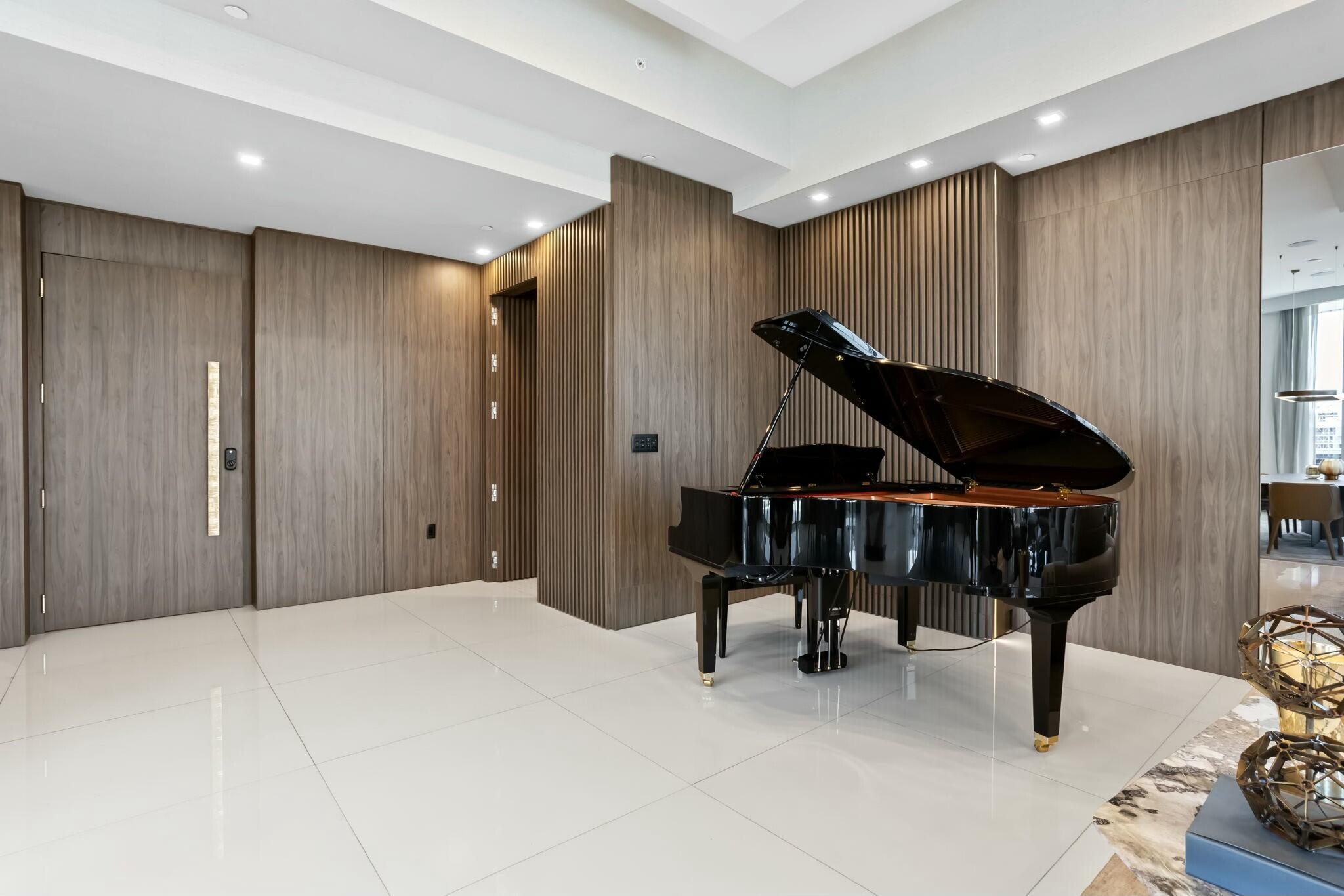 4100 Island Boulevard Ph-1