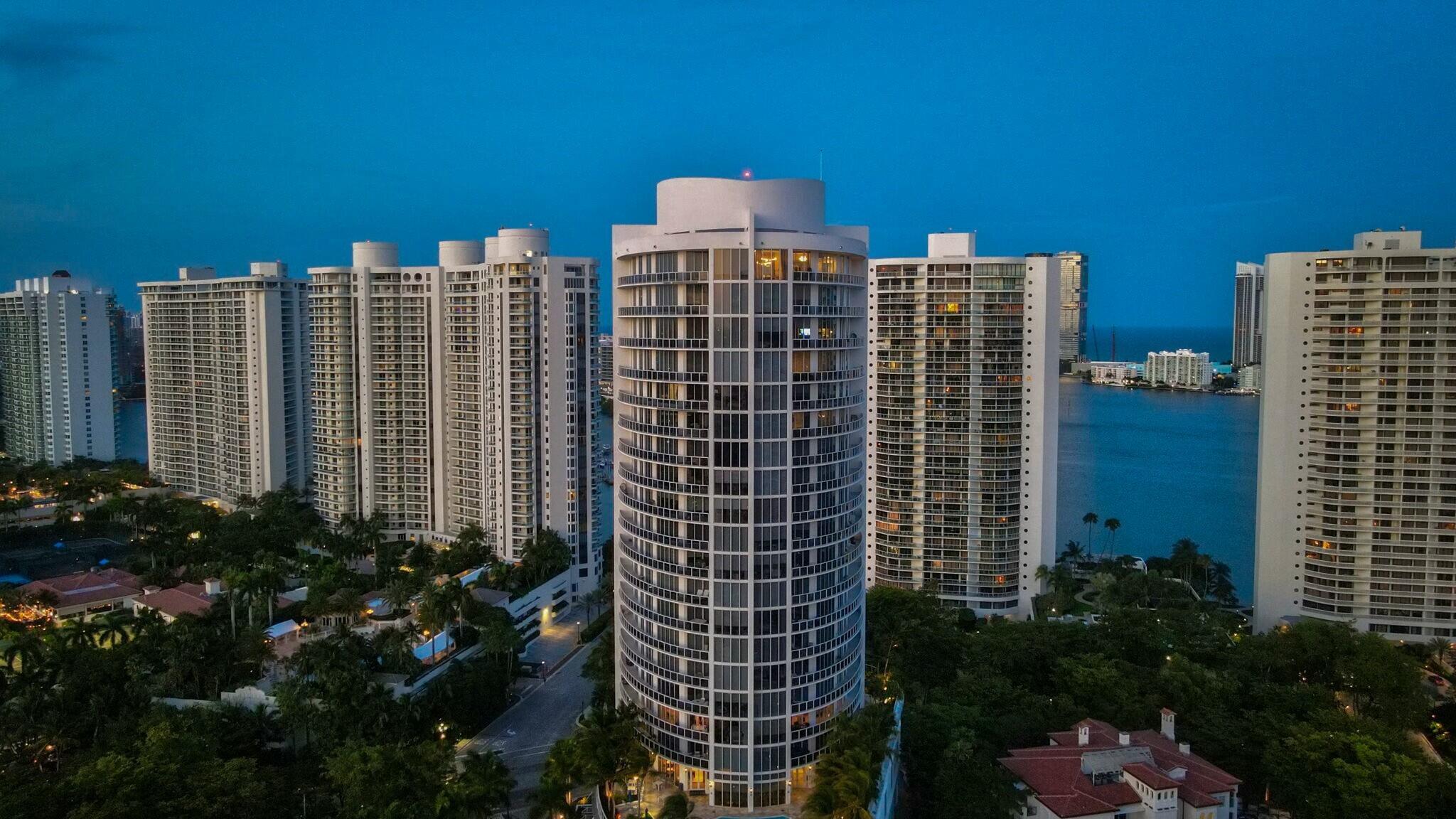 4100 Island Boulevard Ph-1