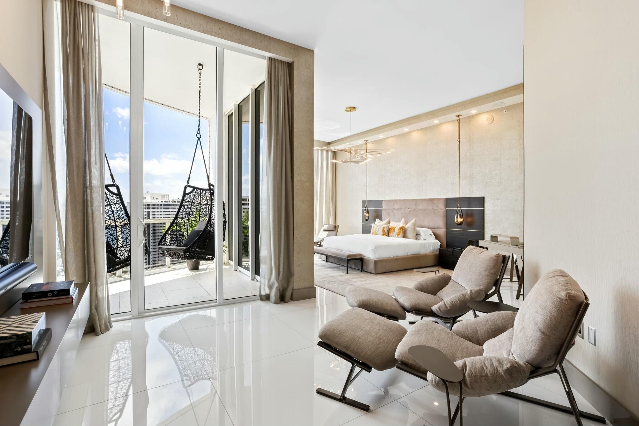 4100 Island Boulevard Ph-1