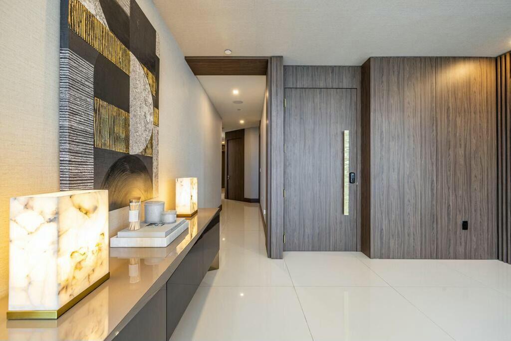 4100 Island Boulevard Ph-1