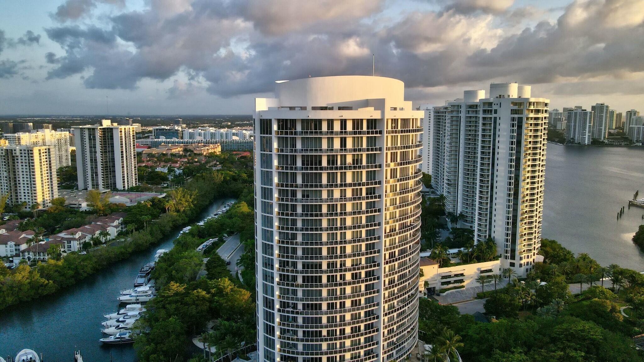 4100 Island Boulevard Ph-1