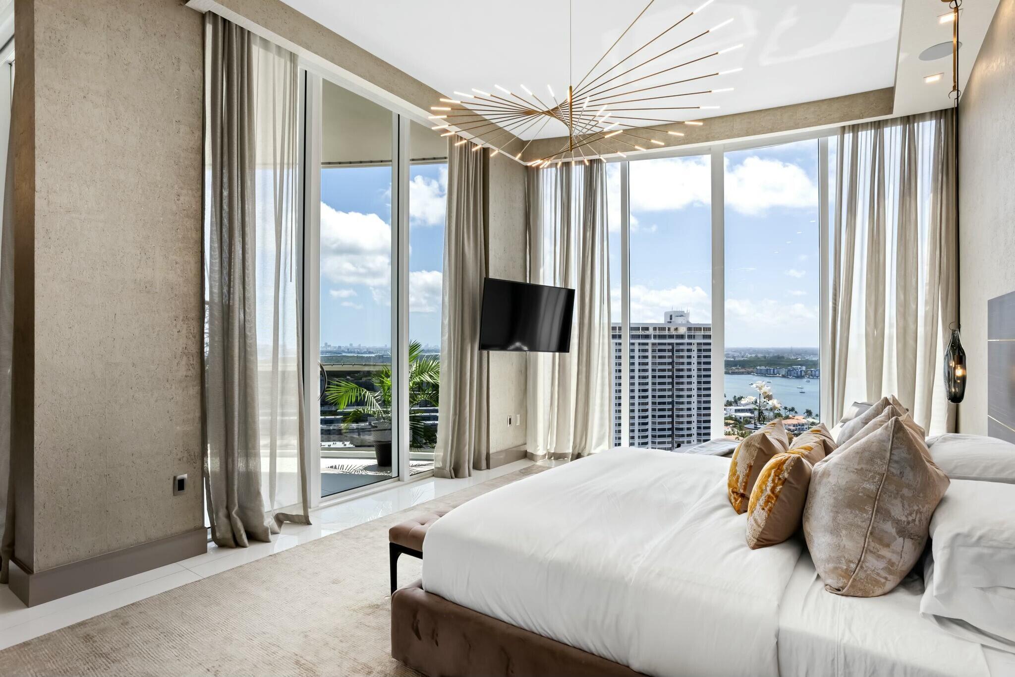 4100 Island Boulevard Ph-1